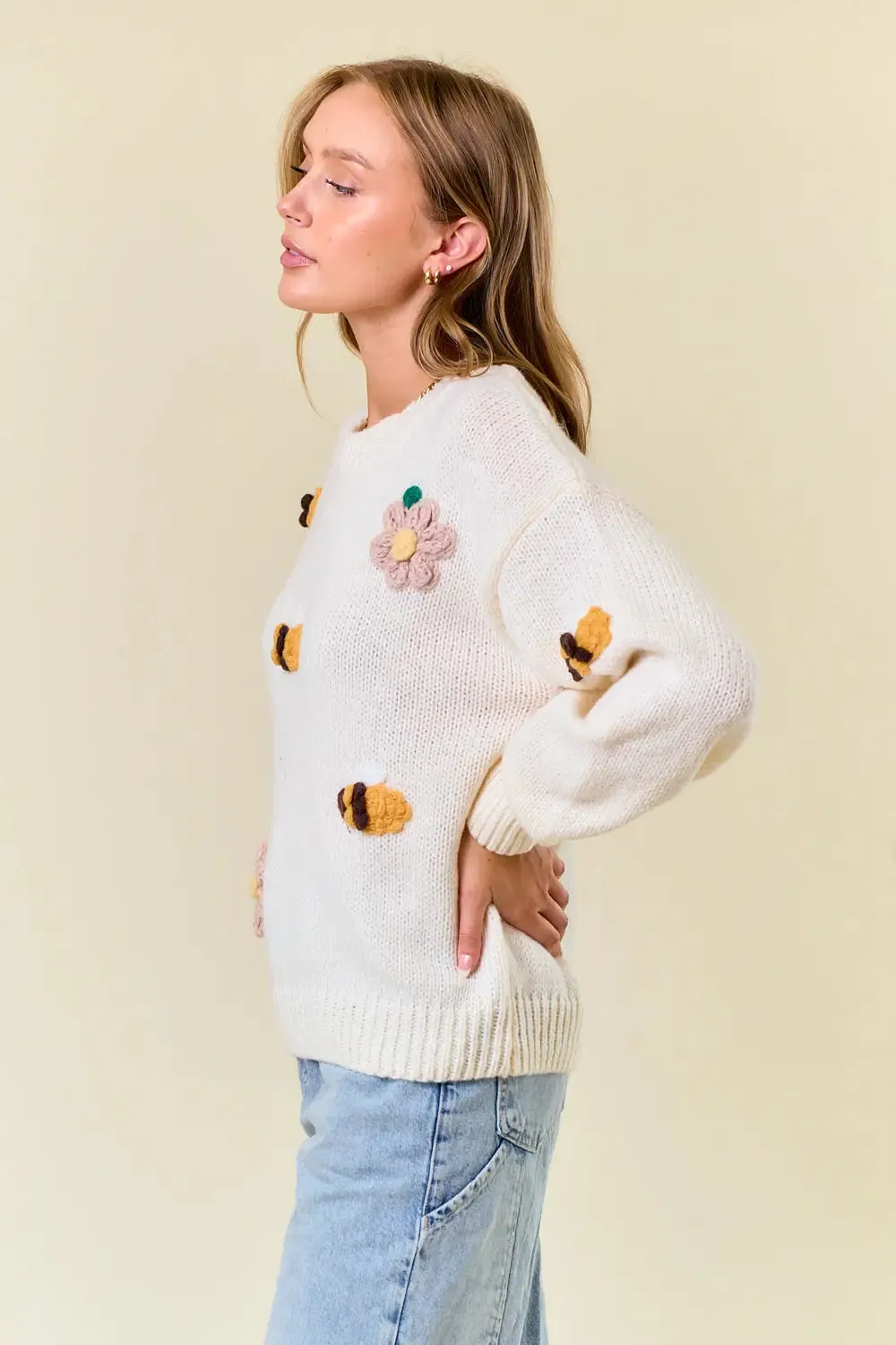 BEE KNIT SWEATER