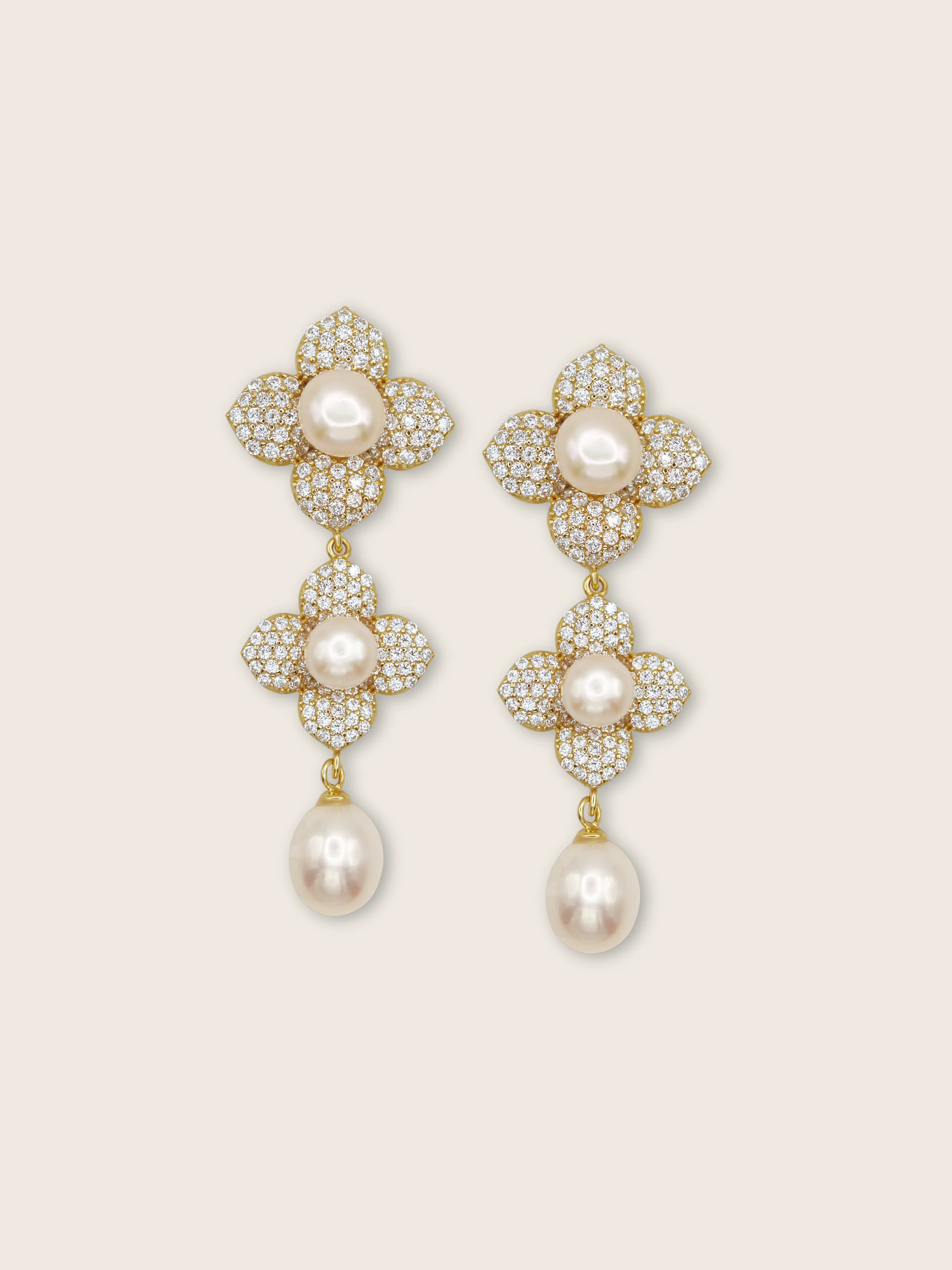 Hydrangea Triple Pearl Earring