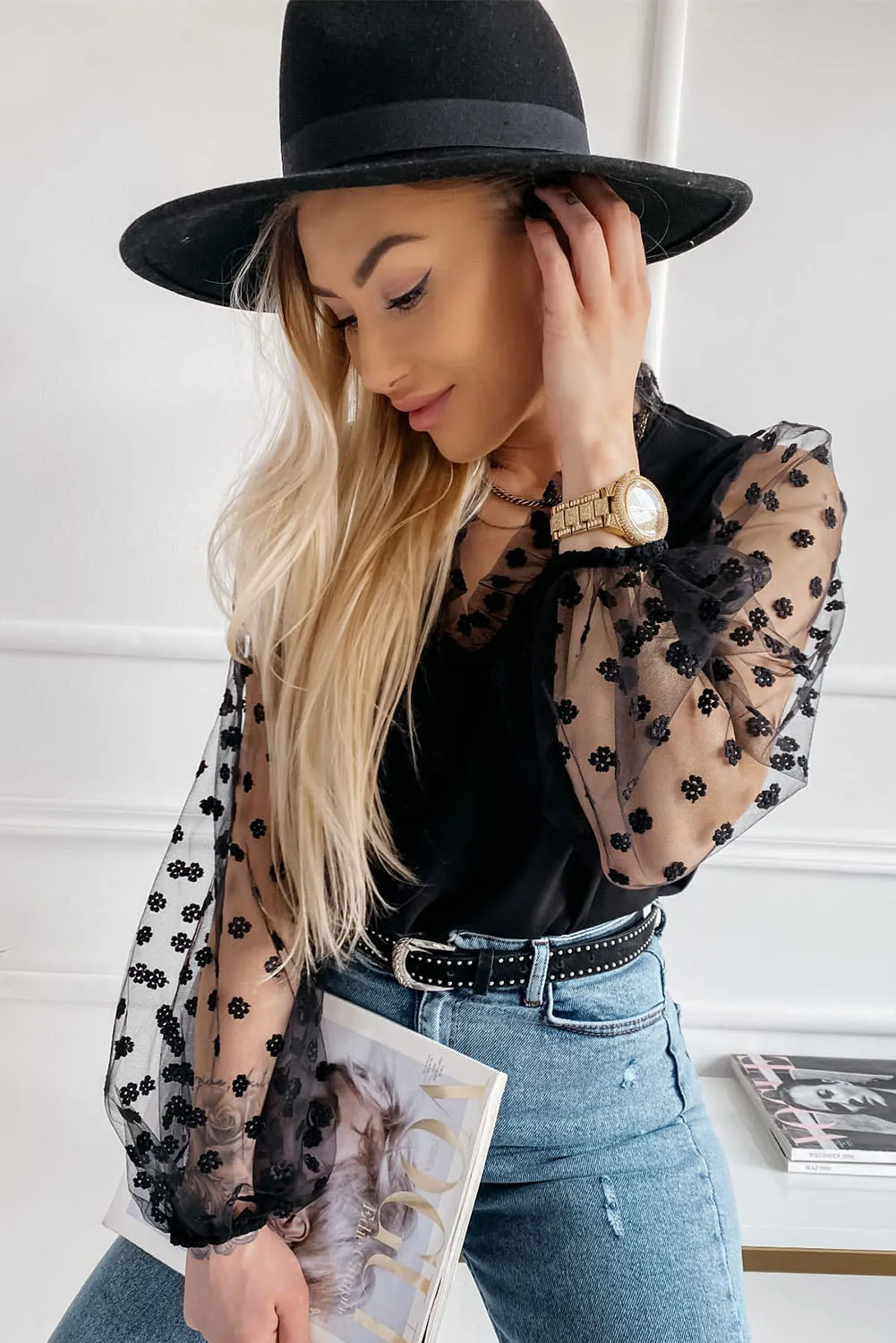Lace Contrast V Neck Puffy Sleeve Blouse