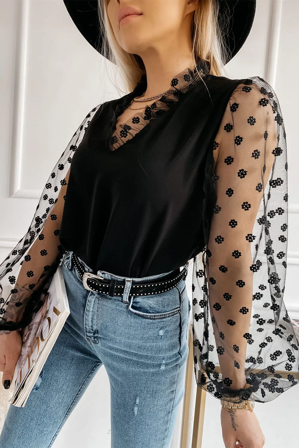 Lace Contrast V Neck Puffy Sleeve Blouse