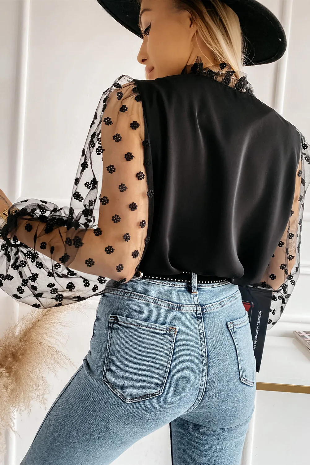 Lace Contrast V Neck Puffy Sleeve Blouse