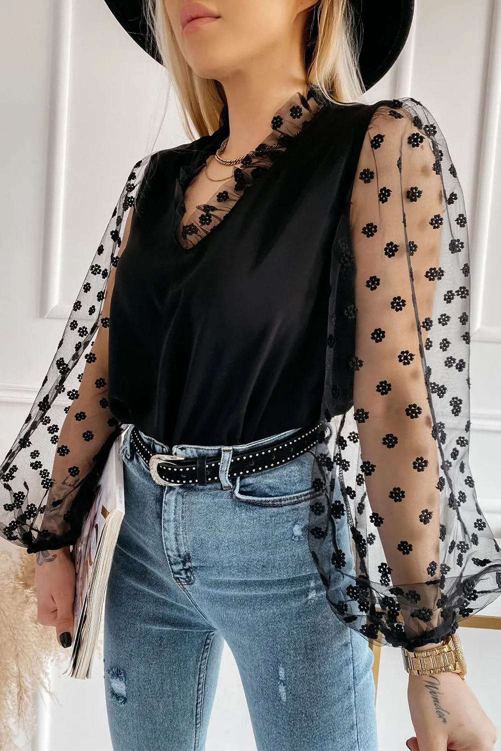 Lace Contrast V Neck Puffy Sleeve Blouse