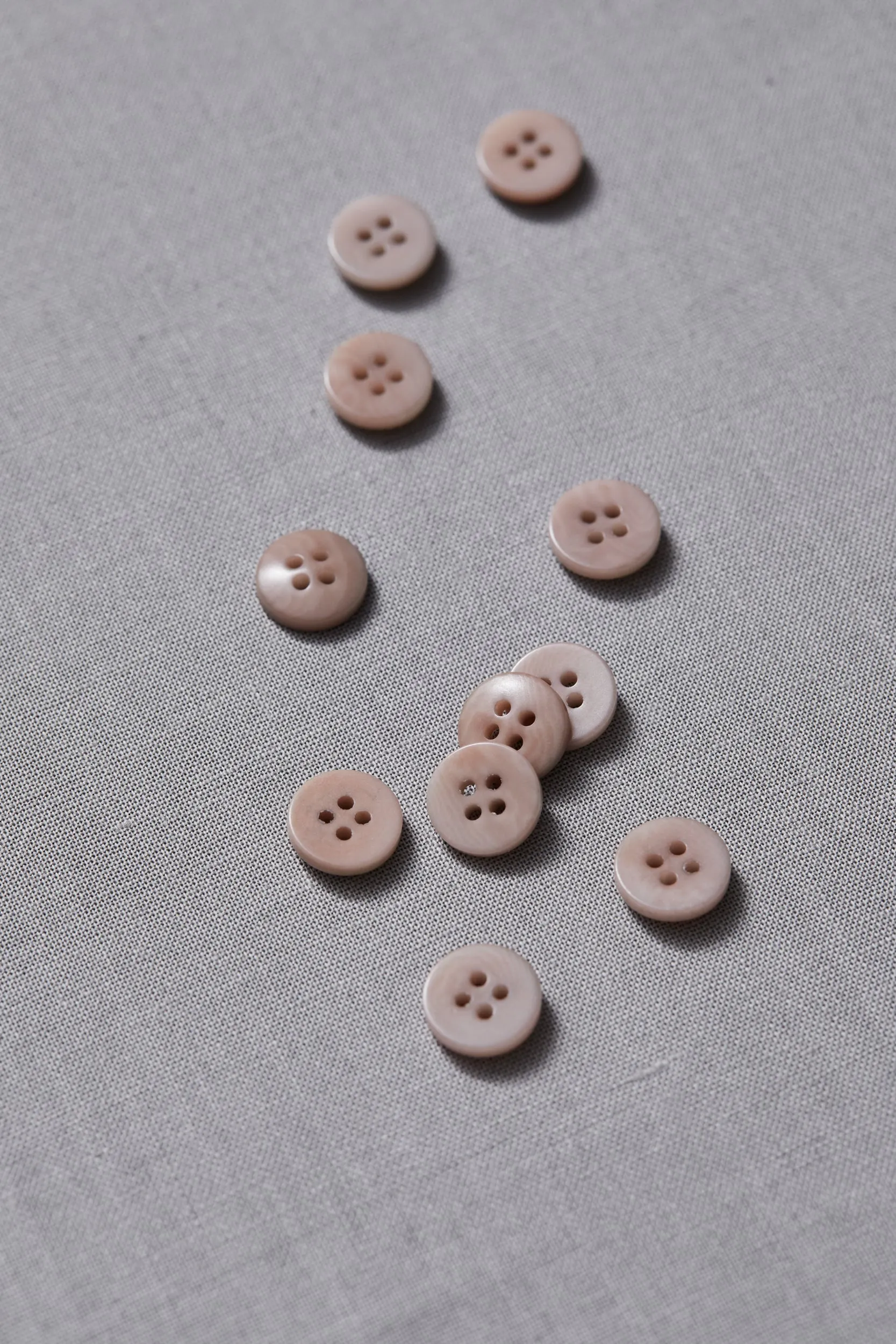 PLAIN 4 HOLE COROZO BUTTON | Warm Sand 11mm