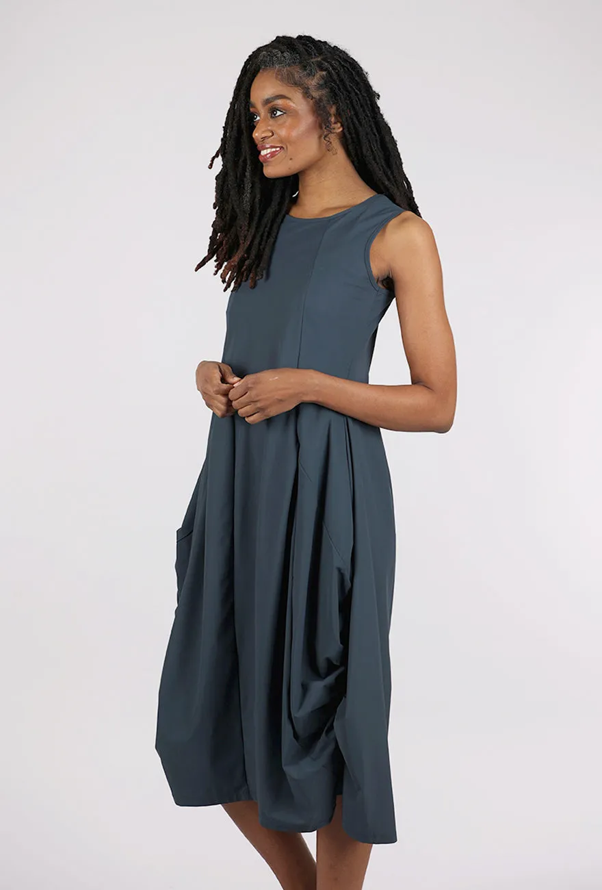 Violet Dress, Depth